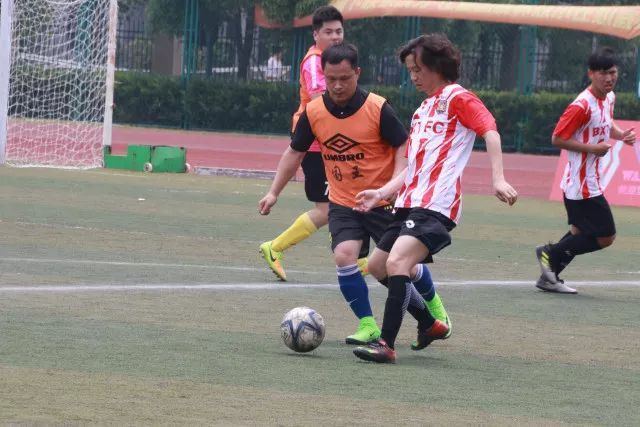 约基奇23+17+15掘金大胜老鹰 国王逆转胜76人